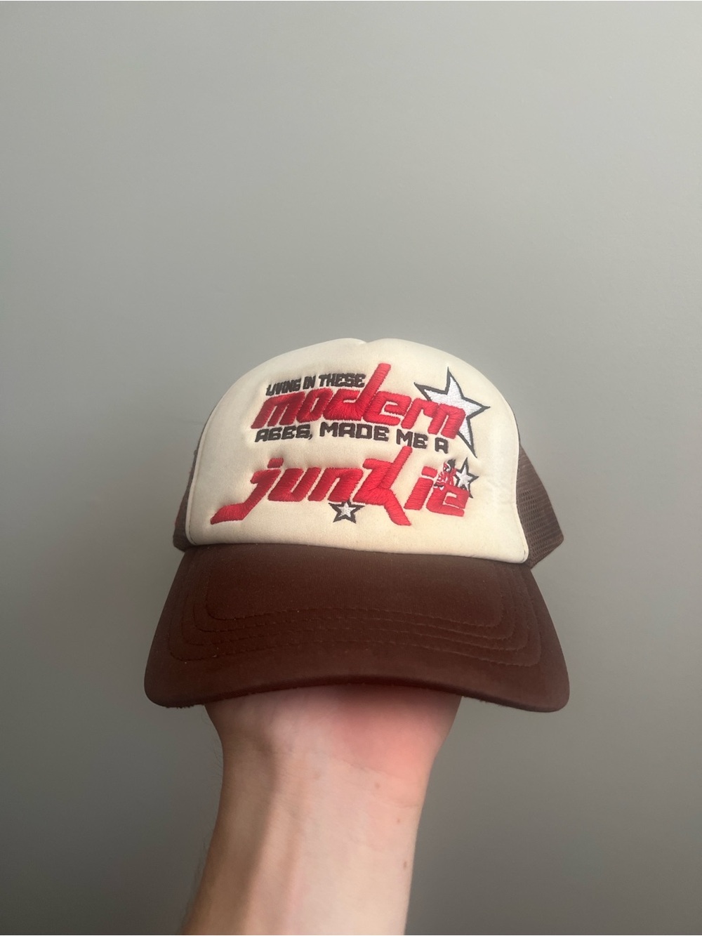 Modern Graphic Trucker Hat - Brown & Cream